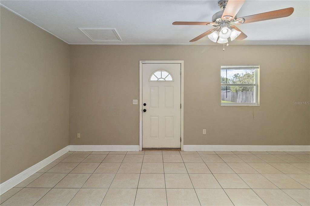 En Venta: $414,998 (3 camas, 2 baños, 1619 Pies cuadrados)