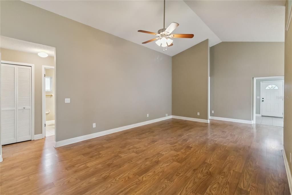 En Venta: $414,998 (3 camas, 2 baños, 1619 Pies cuadrados)