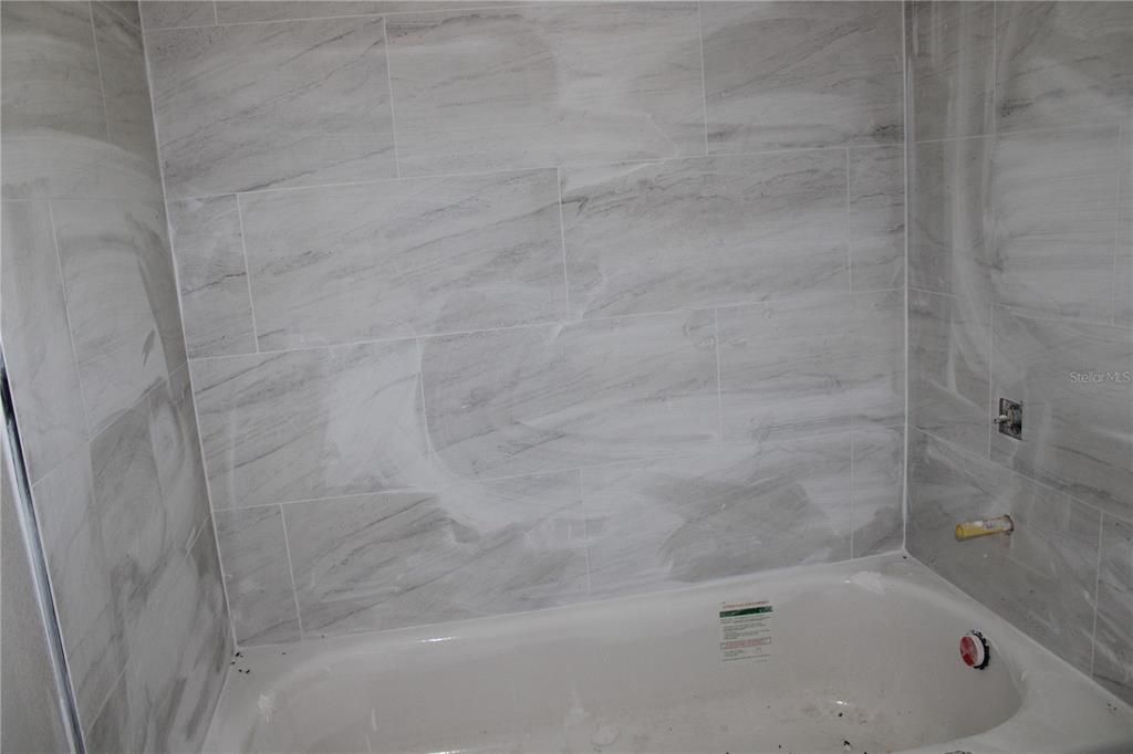 Active With Contract: $340,000 (3 beds, 3 baths, 1876 Square Feet)