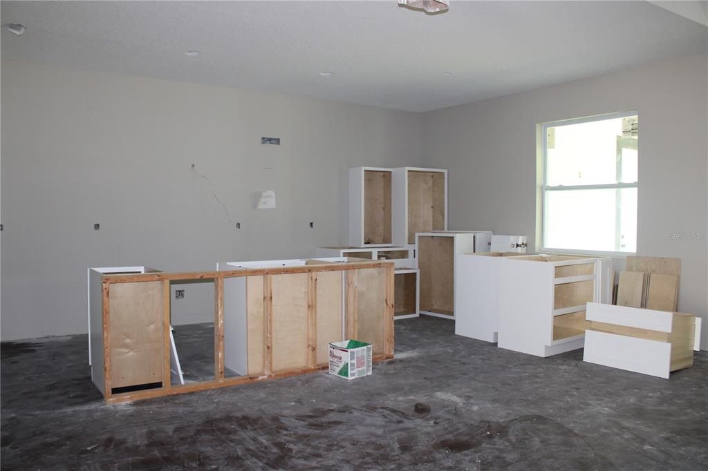 Active With Contract: $340,000 (3 beds, 3 baths, 1876 Square Feet)