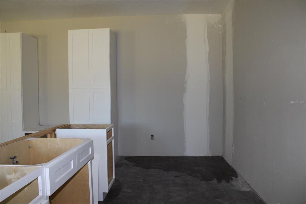 Active With Contract: $340,000 (3 beds, 3 baths, 1876 Square Feet)