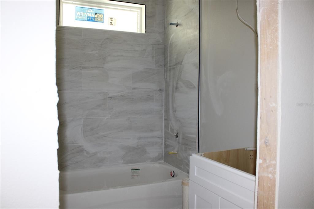 Active With Contract: $340,000 (3 beds, 3 baths, 1876 Square Feet)