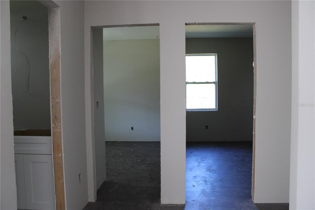 Active With Contract: $340,000 (3 beds, 3 baths, 1876 Square Feet)