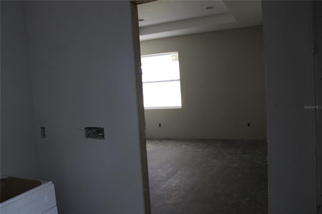 Active With Contract: $340,000 (3 beds, 3 baths, 1876 Square Feet)