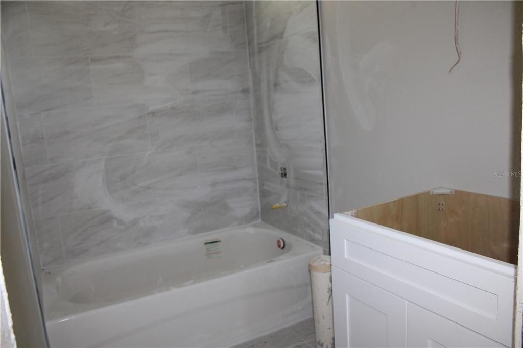 Active With Contract: $340,000 (3 beds, 3 baths, 1876 Square Feet)