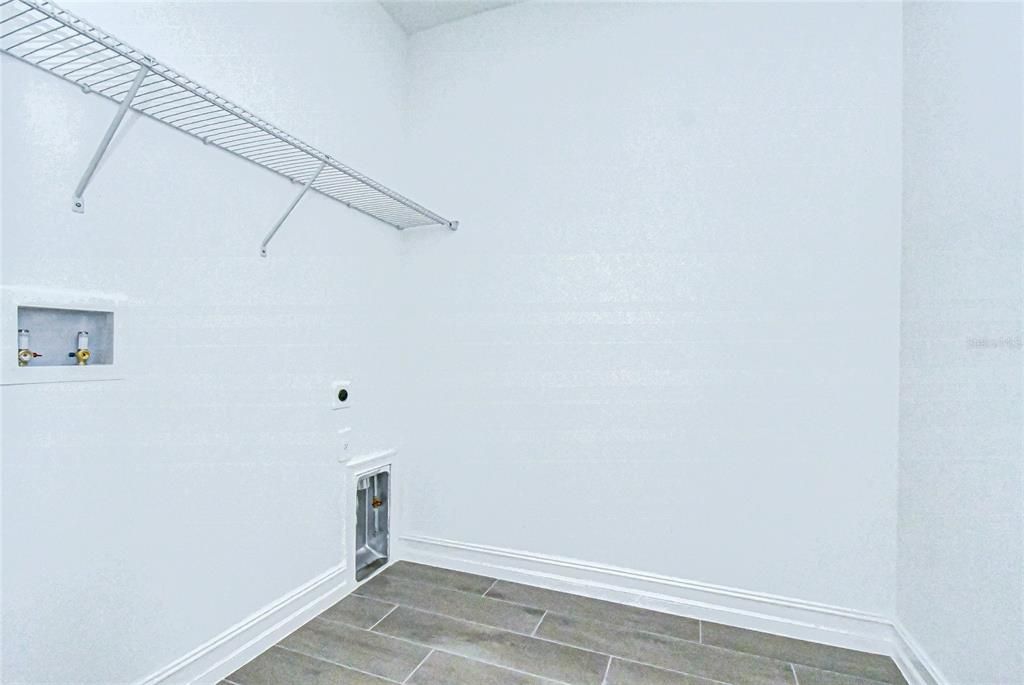 En Renta: $2,800 (4 camas, 3 baños, 2156 Pies cuadrados)