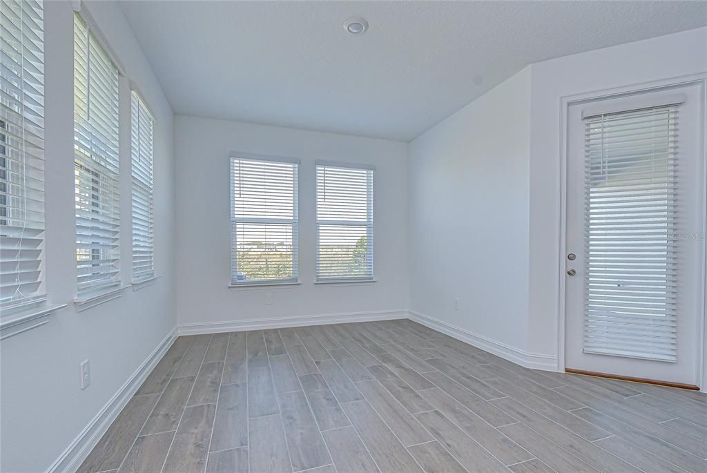 En Renta: $2,800 (4 camas, 3 baños, 2156 Pies cuadrados)