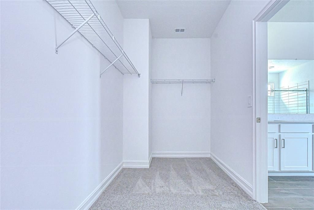 En Renta: $2,800 (4 camas, 3 baños, 2156 Pies cuadrados)