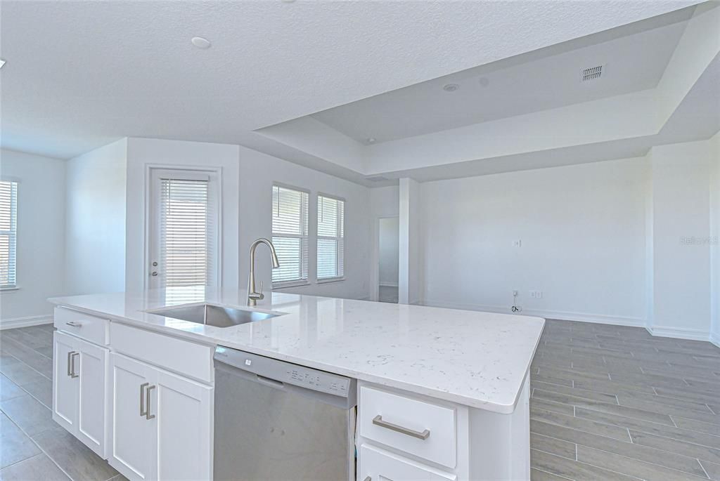 En Renta: $2,800 (4 camas, 3 baños, 2156 Pies cuadrados)