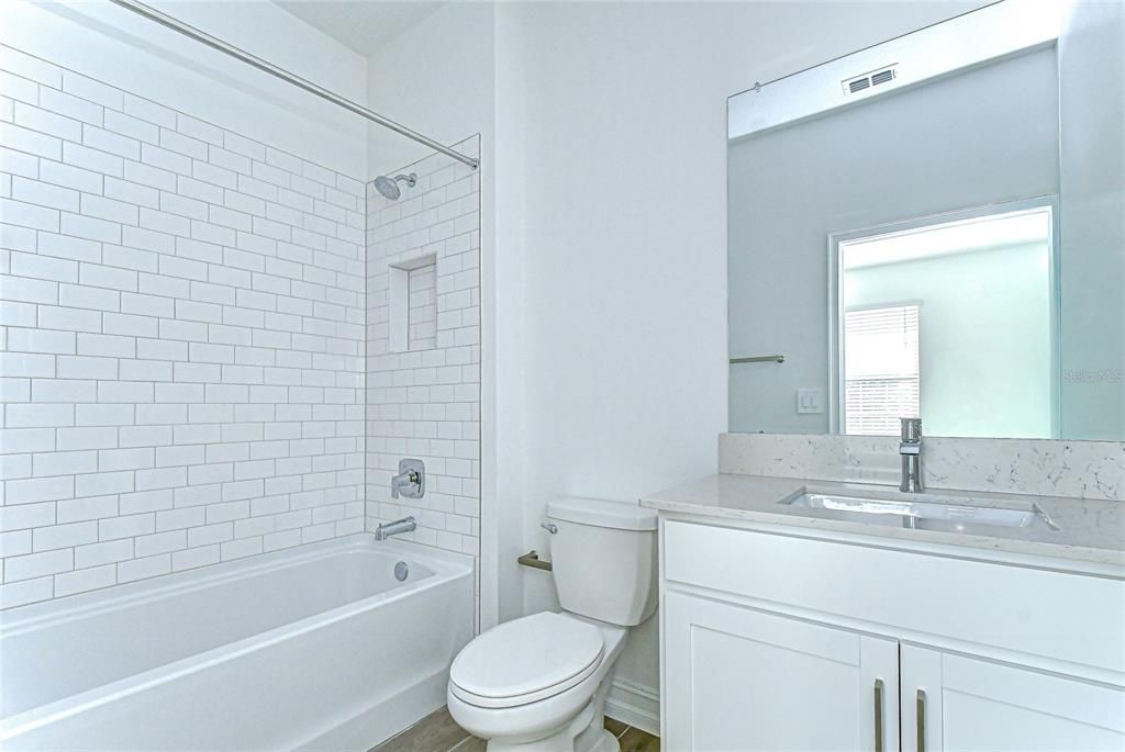 En Renta: $2,800 (4 camas, 3 baños, 2156 Pies cuadrados)