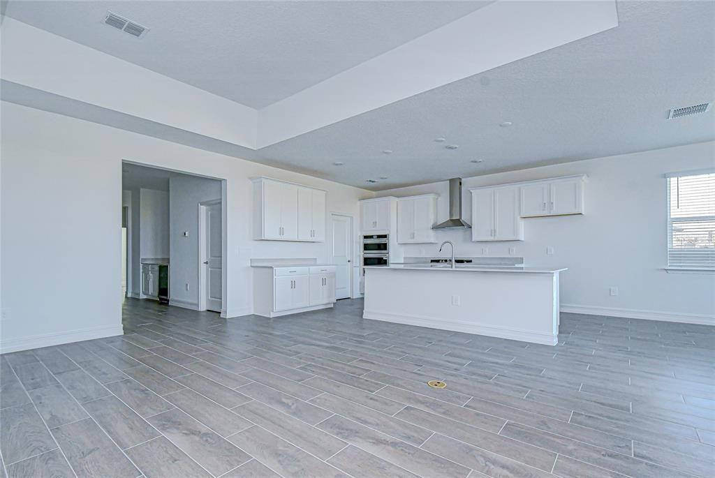 En Renta: $2,800 (4 camas, 3 baños, 2156 Pies cuadrados)