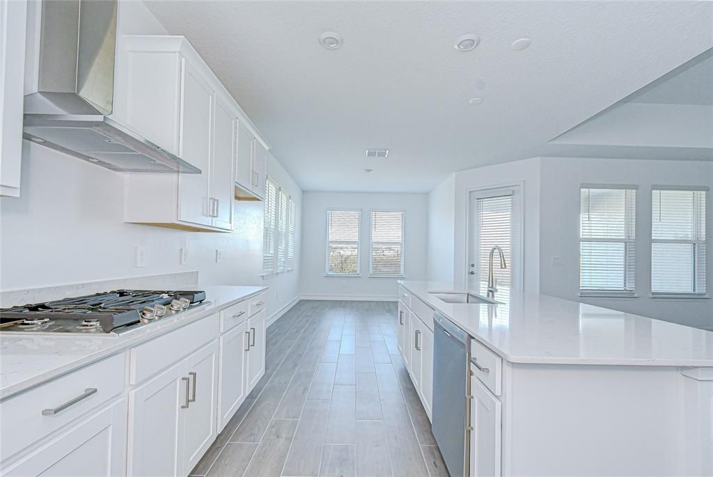 En Renta: $2,800 (4 camas, 3 baños, 2156 Pies cuadrados)