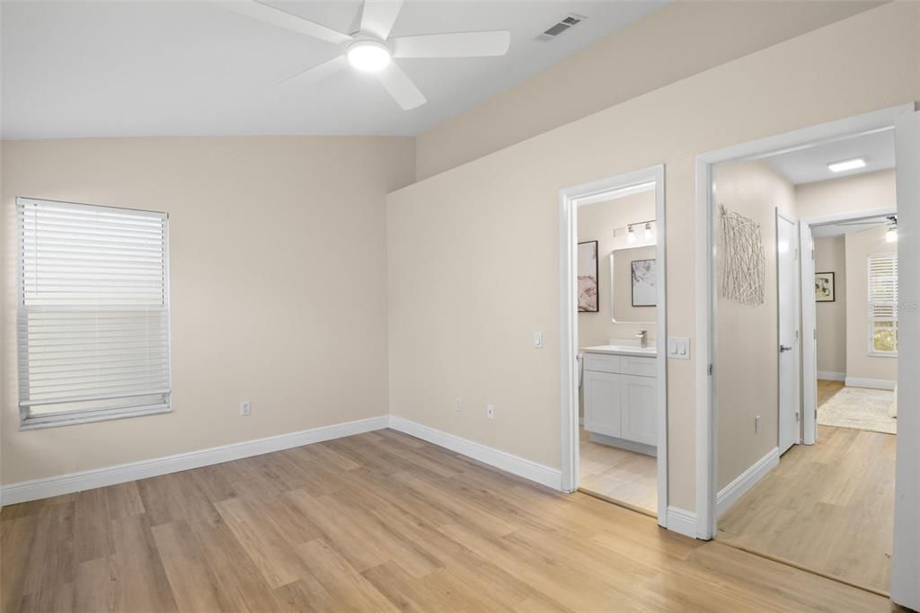 For Sale: $289,900 (2 beds, 2 baths, 1260 Square Feet)