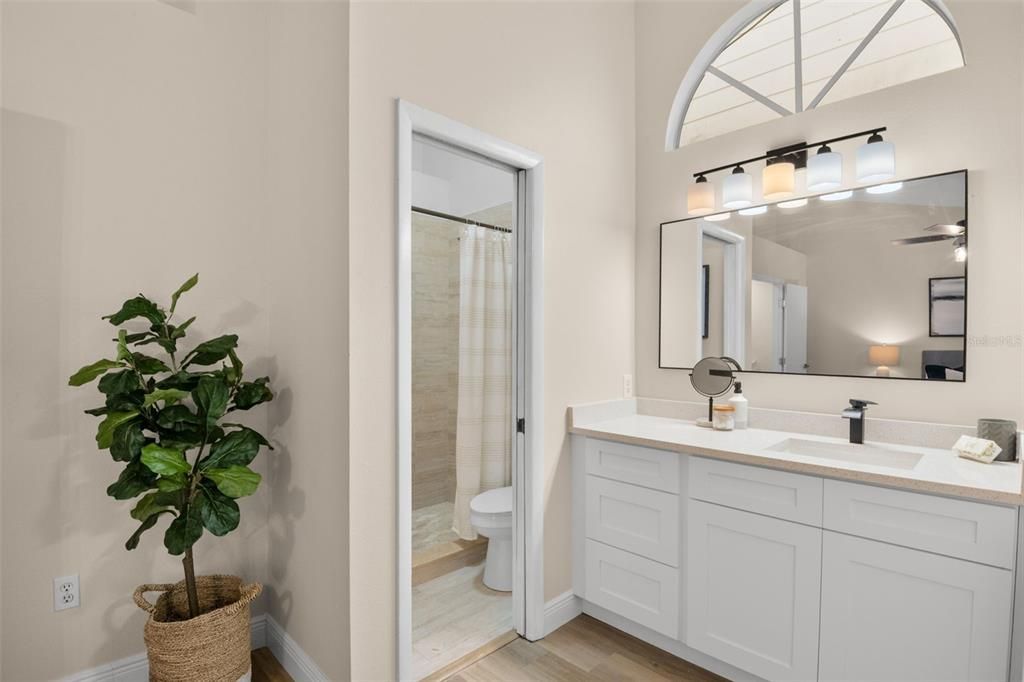 For Sale: $289,900 (2 beds, 2 baths, 1260 Square Feet)