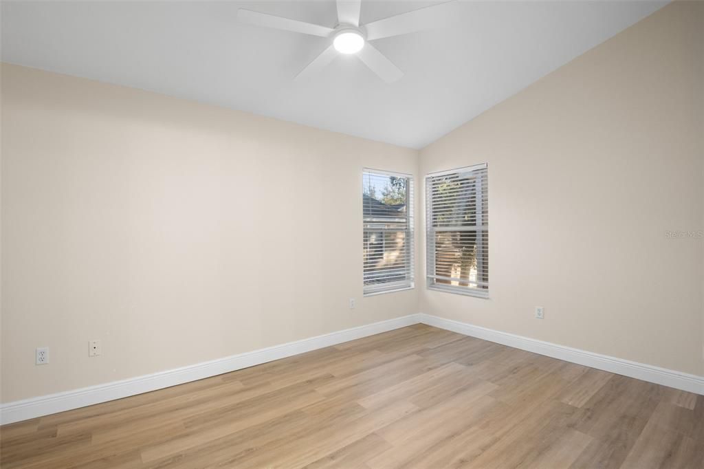 For Sale: $289,900 (2 beds, 2 baths, 1260 Square Feet)