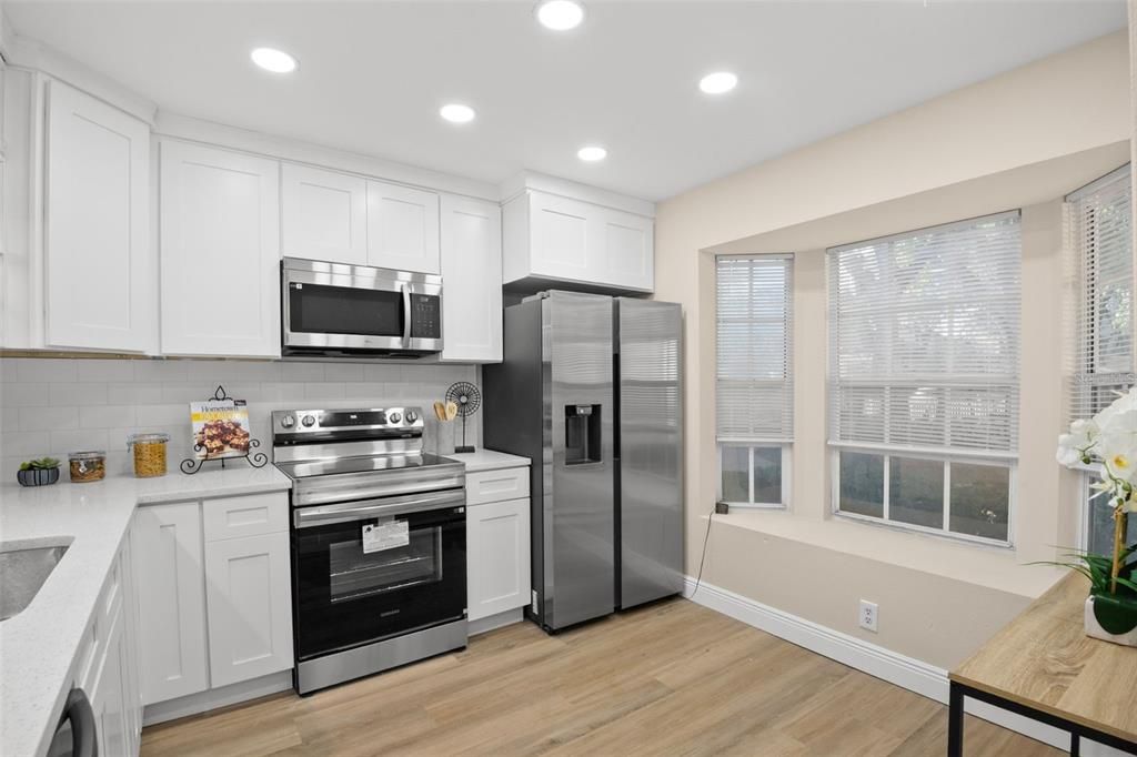 For Sale: $289,900 (2 beds, 2 baths, 1260 Square Feet)