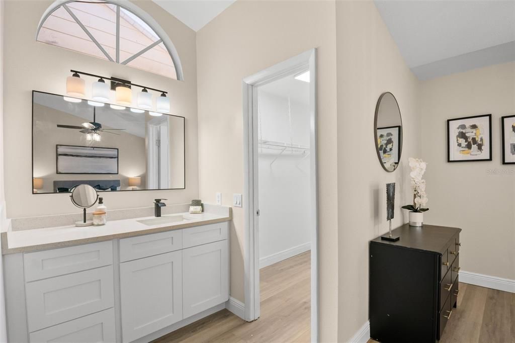 For Sale: $289,900 (2 beds, 2 baths, 1260 Square Feet)