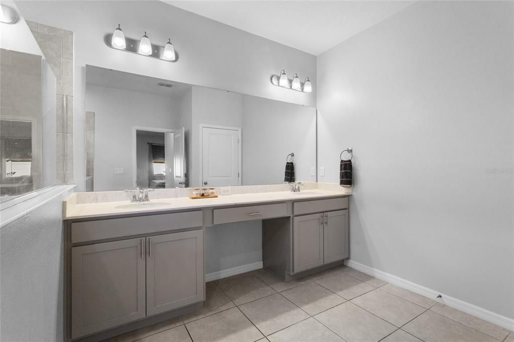 На продажу: $525,000 (4 спален, 3 ванн, 3021 Квадратных фут)