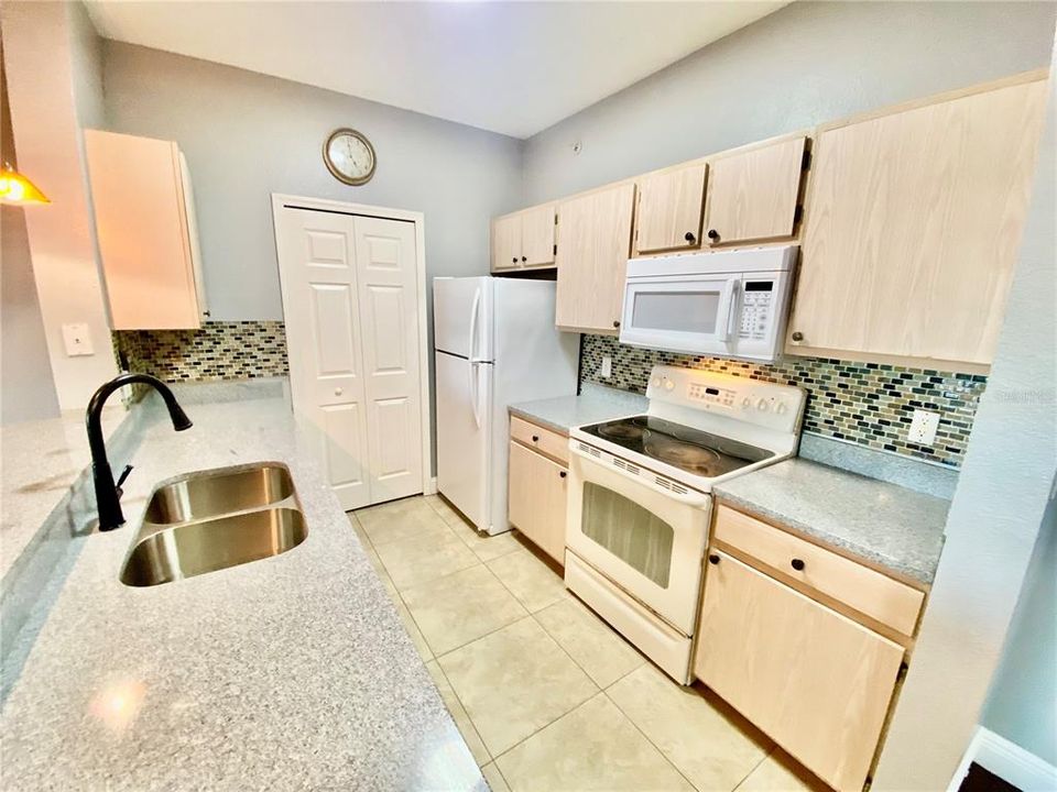 En Renta: $1,700 (2 camas, 2 baños, 1043 Pies cuadrados)