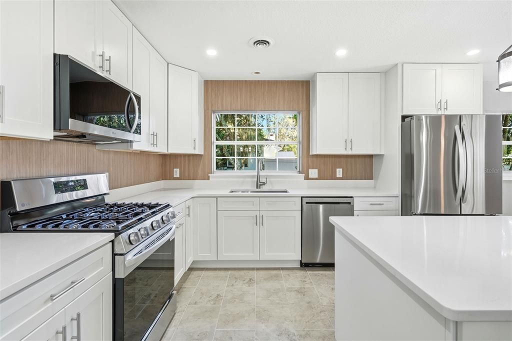 Active With Contract: $275,000 (3 beds, 2 baths, 1722 Square Feet)