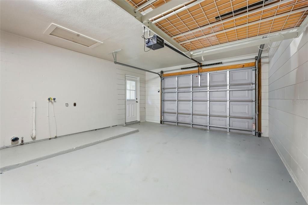 Active With Contract: $275,000 (3 beds, 2 baths, 1722 Square Feet)