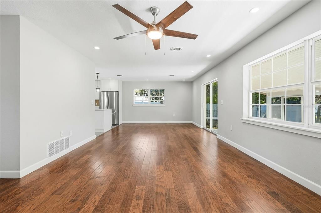 Active With Contract: $275,000 (3 beds, 2 baths, 1722 Square Feet)