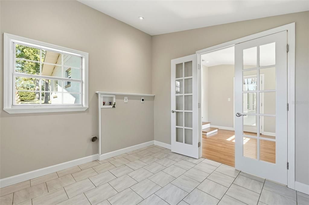 Active With Contract: $275,000 (3 beds, 2 baths, 1722 Square Feet)