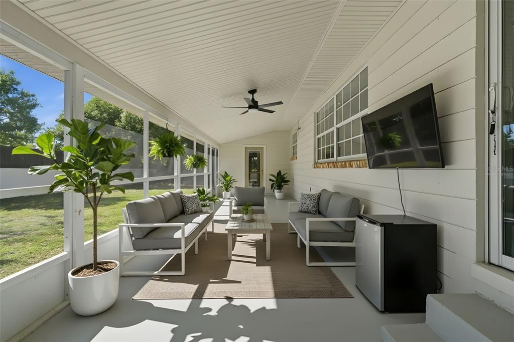 Active With Contract: $275,000 (3 beds, 2 baths, 1722 Square Feet)