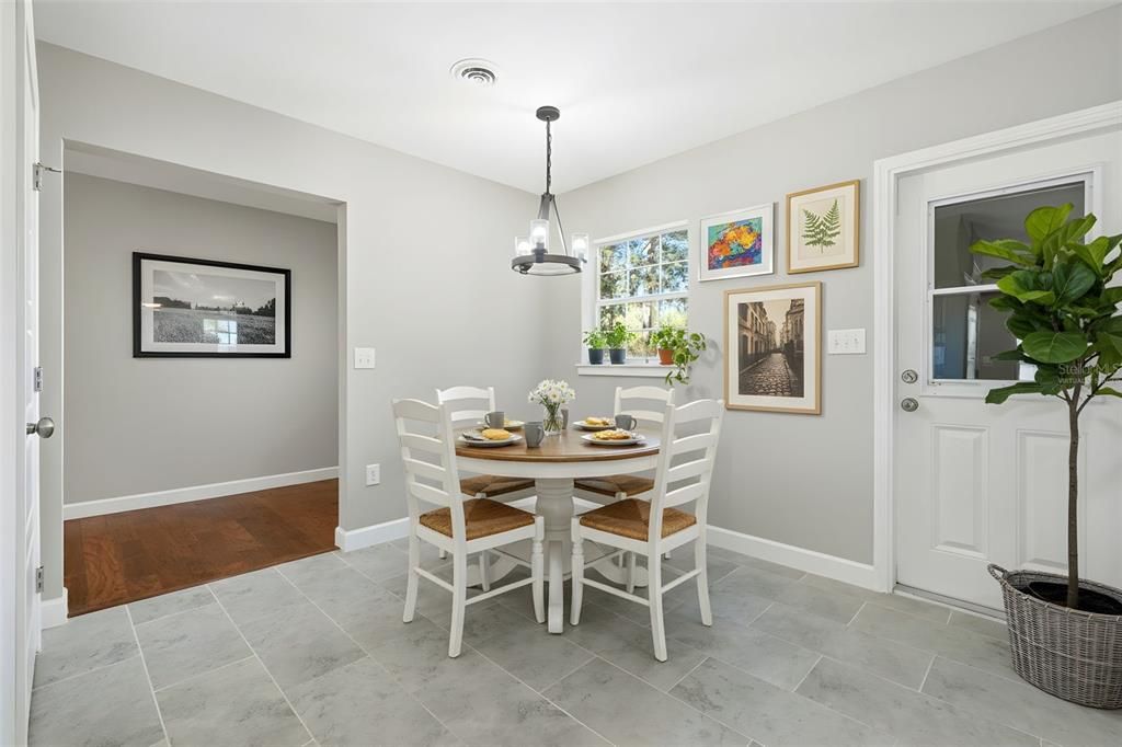 Active With Contract: $275,000 (3 beds, 2 baths, 1722 Square Feet)