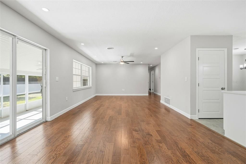 Active With Contract: $275,000 (3 beds, 2 baths, 1722 Square Feet)