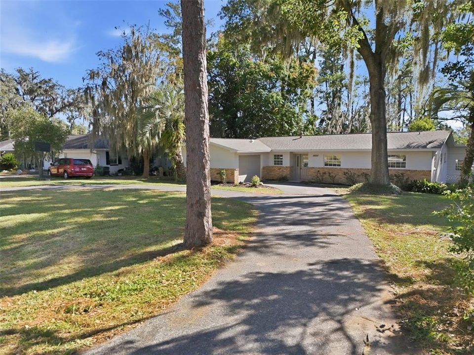 Active With Contract: $275,000 (3 beds, 2 baths, 1722 Square Feet)