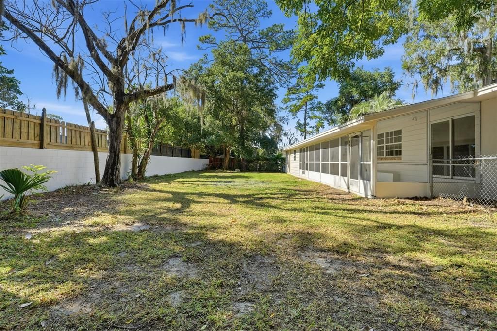 Active With Contract: $275,000 (3 beds, 2 baths, 1722 Square Feet)