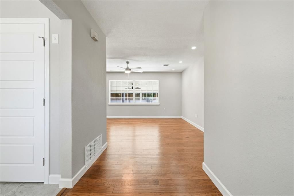 Active With Contract: $275,000 (3 beds, 2 baths, 1722 Square Feet)