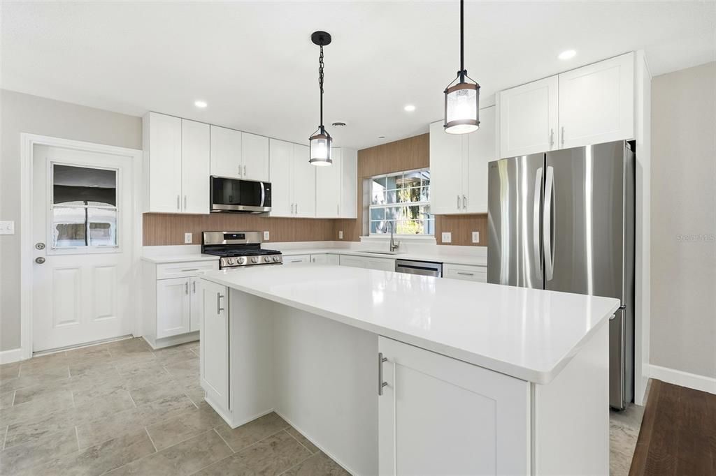 Active With Contract: $275,000 (3 beds, 2 baths, 1722 Square Feet)