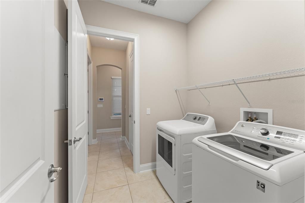 В аренду: $3,900 (3 спален, 2 ванн, 2293 Квадратных фут)