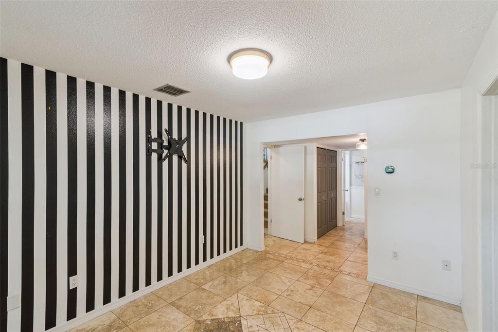 For Sale: $474,900 (3 beds, 2 baths, 2157 Square Feet)