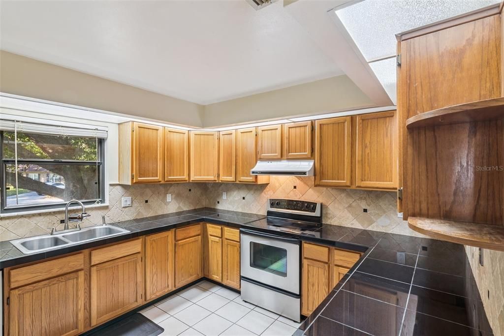 For Sale: $474,900 (3 beds, 2 baths, 2157 Square Feet)