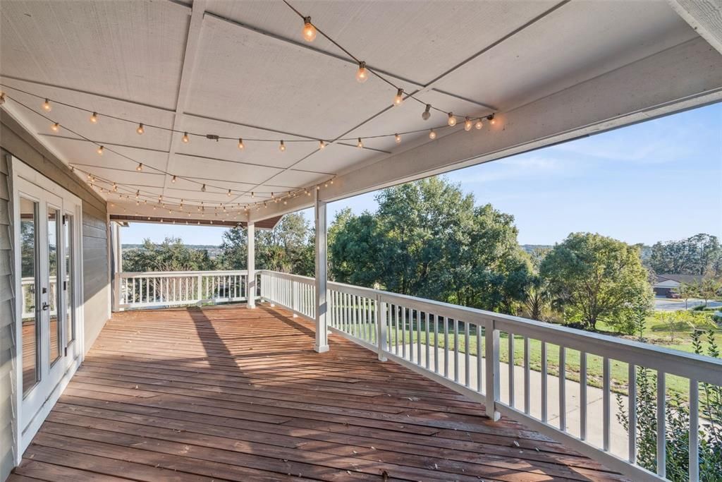 For Sale: $474,900 (3 beds, 2 baths, 2157 Square Feet)