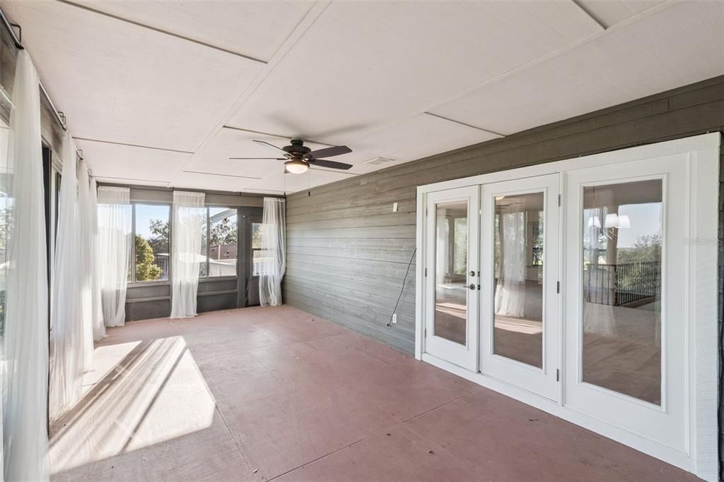 For Sale: $474,900 (3 beds, 2 baths, 2157 Square Feet)