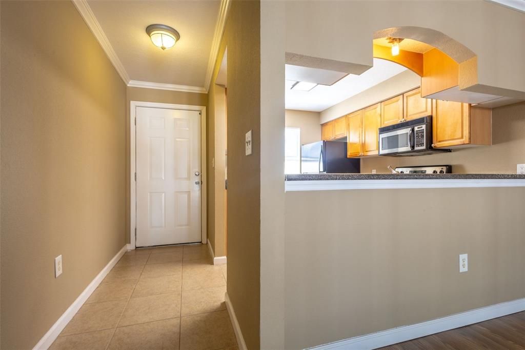 For Sale: $172,999 (2 beds, 2 baths, 901 Square Feet)