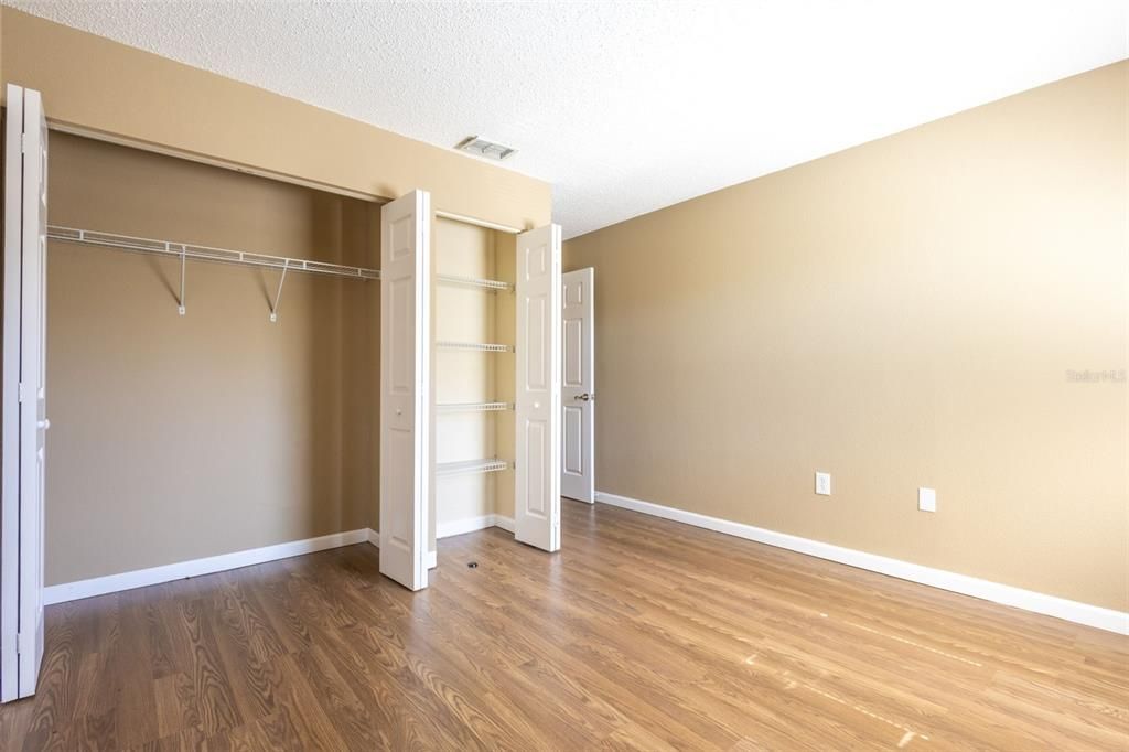 For Sale: $172,999 (2 beds, 2 baths, 901 Square Feet)