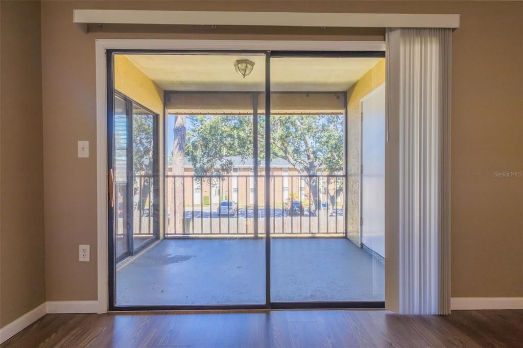 For Sale: $172,999 (2 beds, 2 baths, 901 Square Feet)