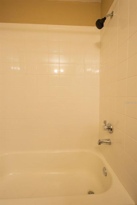 For Sale: $172,999 (2 beds, 2 baths, 901 Square Feet)