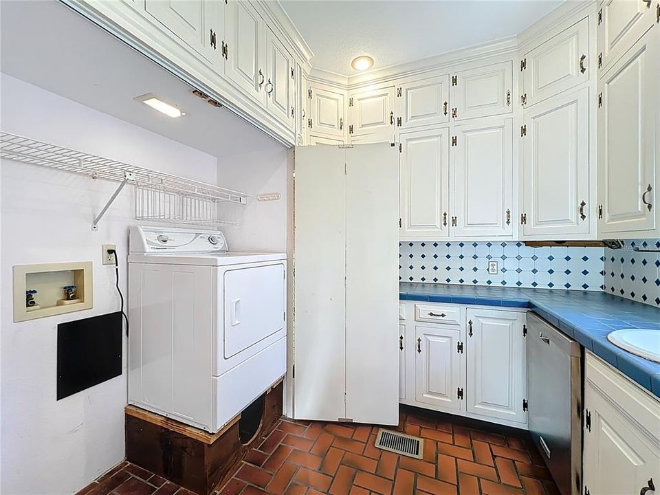 For Sale: $733,000 (4 beds, 3 baths, 2453 Square Feet)