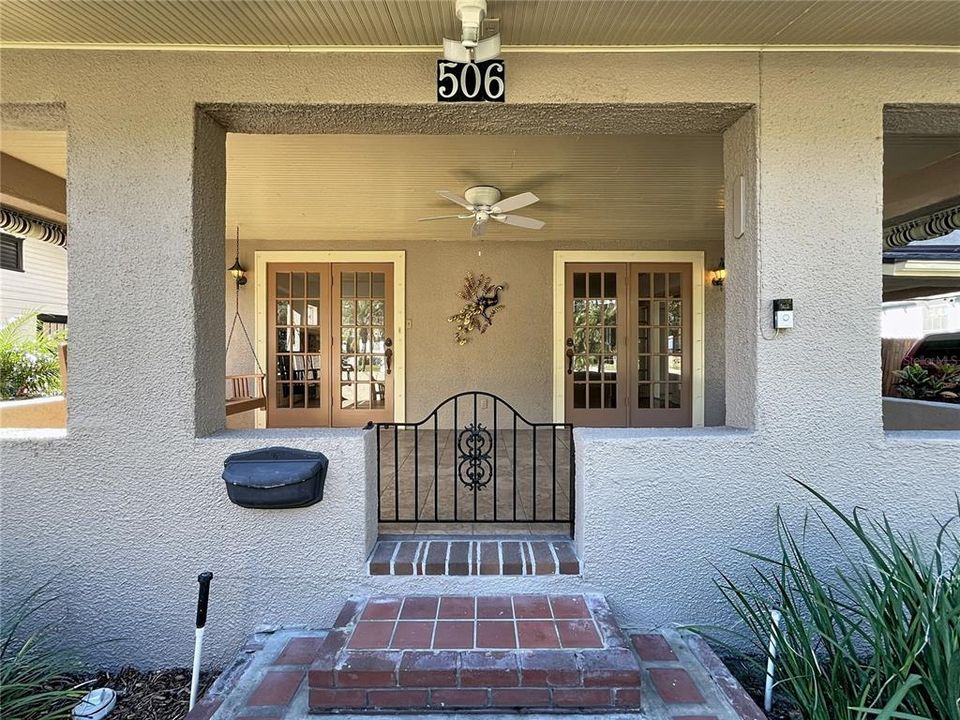 For Sale: $733,000 (4 beds, 3 baths, 2453 Square Feet)