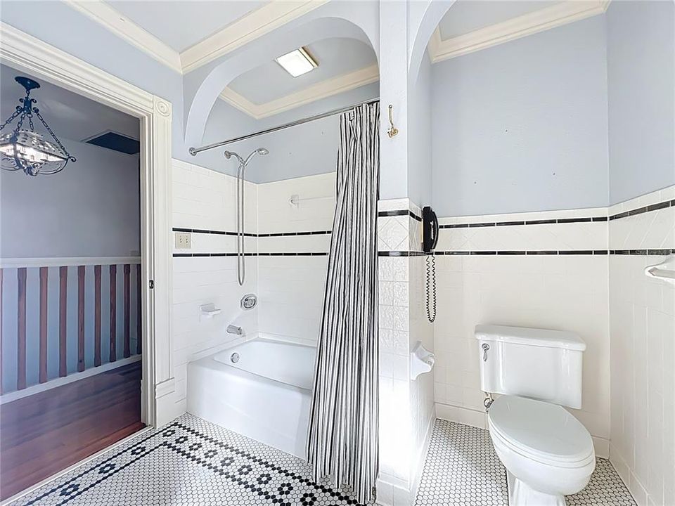 For Sale: $733,000 (4 beds, 3 baths, 2453 Square Feet)