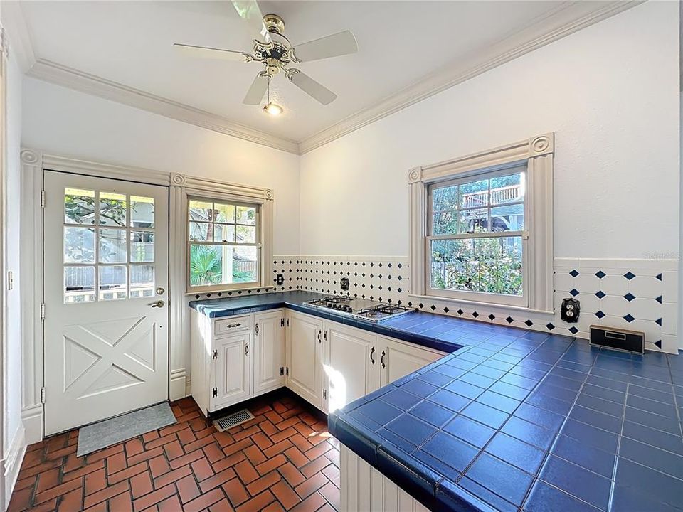 For Sale: $733,000 (4 beds, 3 baths, 2453 Square Feet)