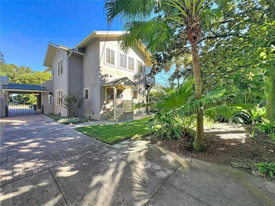 For Sale: $733,000 (4 beds, 3 baths, 2453 Square Feet)