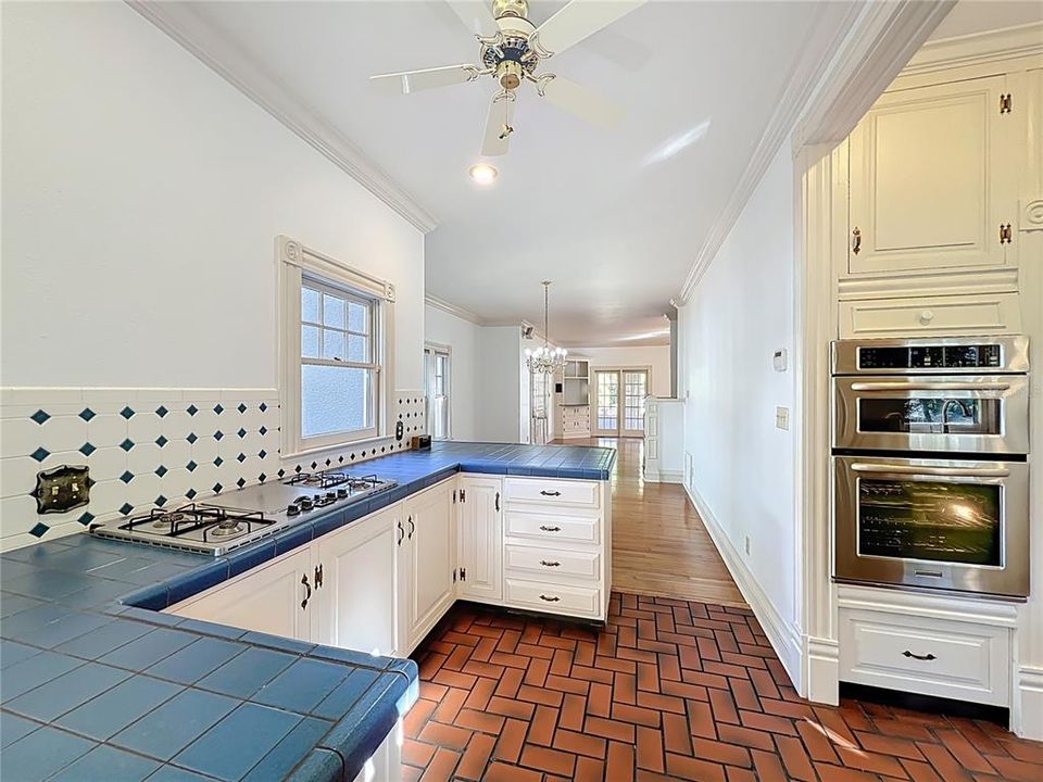 For Sale: $733,000 (4 beds, 3 baths, 2453 Square Feet)