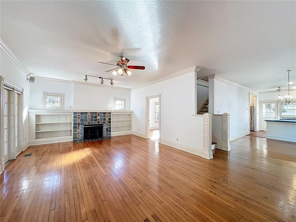 For Sale: $733,000 (4 beds, 3 baths, 2453 Square Feet)